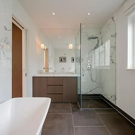 5 Double Bed Town House In South Kensington Villa