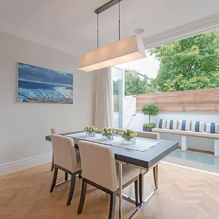 Villa 5 Double Bed Town House In South Kensington London