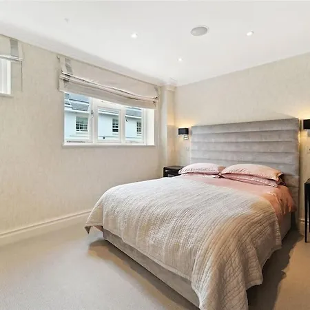5 Double Bed Town House In South Kensington Villa