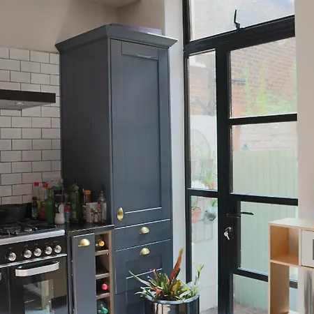 Beautiful Maisonnette Flat In Islington *