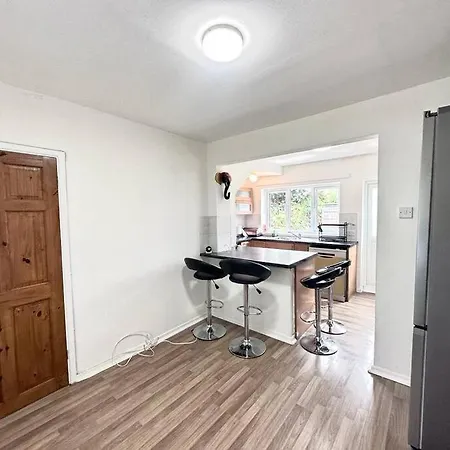 Spacious 3bhk Near Heathrow Holiday home
