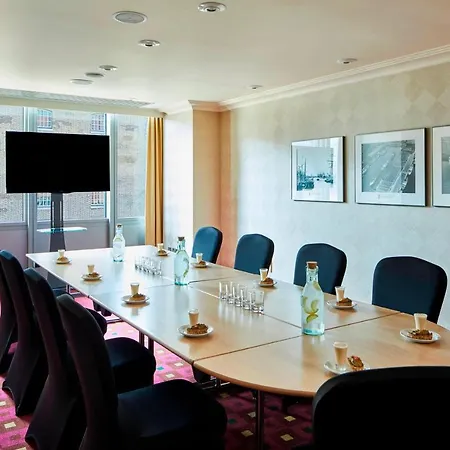 호텔 Marriott Canary Wharf