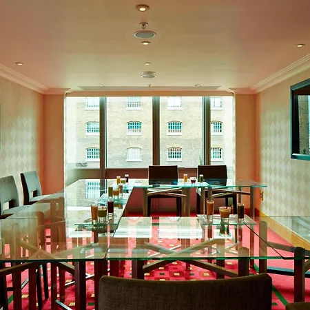 Marriott Canary Wharf 호텔 5*