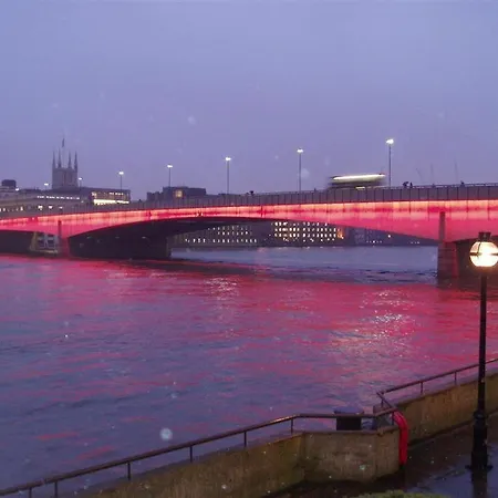 Hotell Go Native Lon Bridge 4*