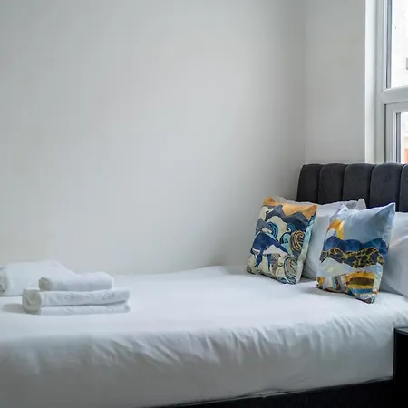 Apartment Selwyn Road