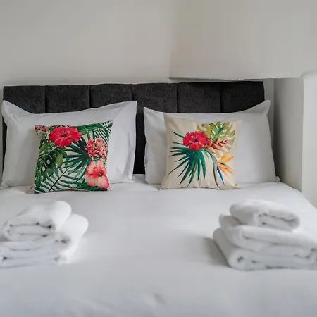 Selwyn Road Apartment