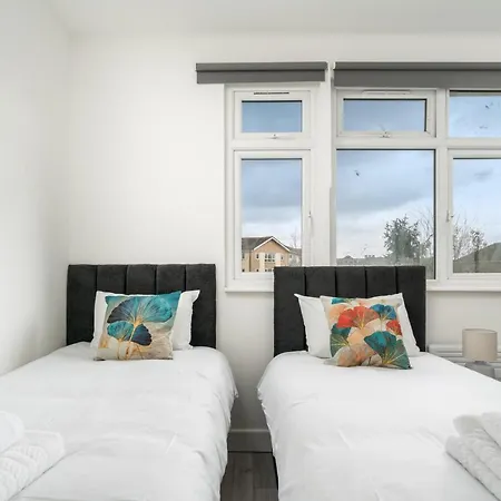 Apartment Selwyn Road *