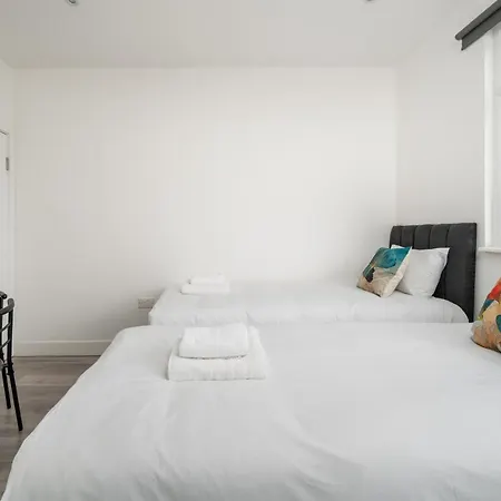Apartment Selwyn Road