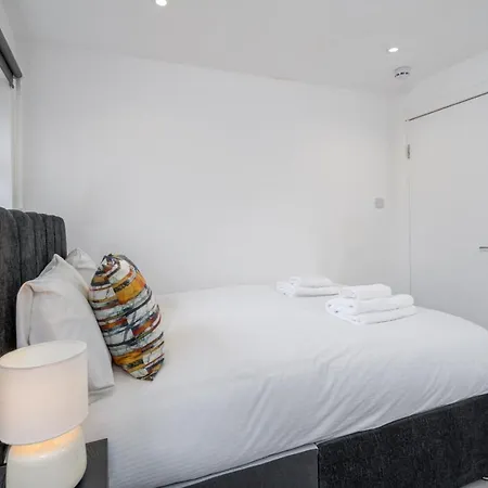 Selwyn Road Apartment