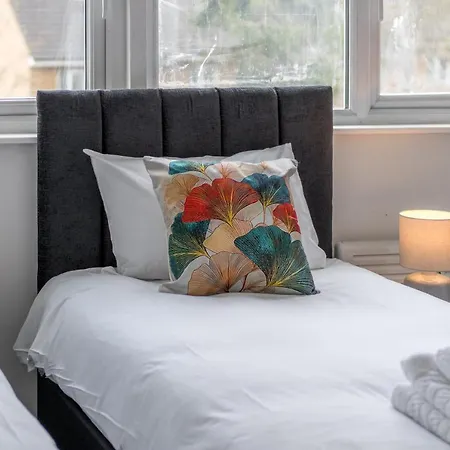 Selwyn Road Apartment