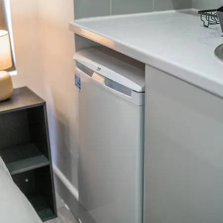 Apartment Selwyn Road London
