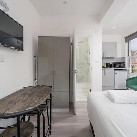 Apartment Selwyn Road
