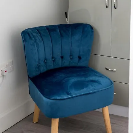 Selwyn Road Apartment London