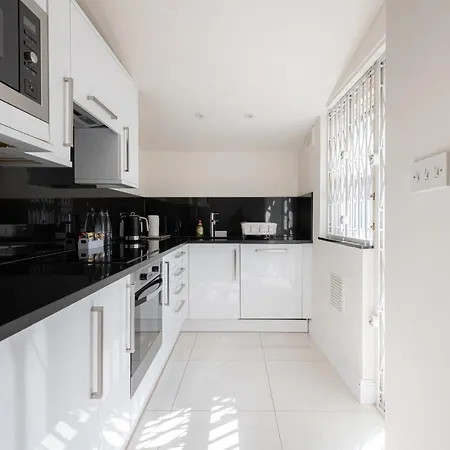 Apart-hotel Manson Place 4*