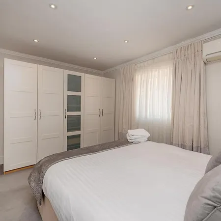 Queensgate Court 4*
