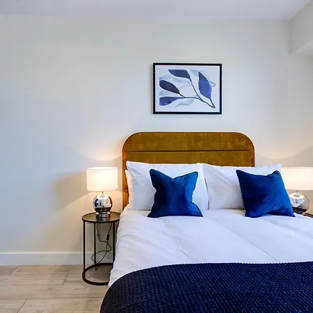 Apartment Hybrid Resi - Cheam, Sutton Near Wimbledon With Onsite Car Parking *