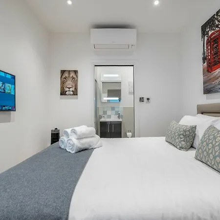 Luxurious Mews House Next To Hyde Park Apartment