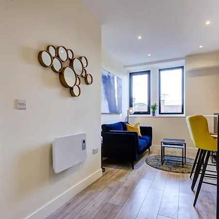 Hybrid Resi - Cheam, Sutton Near Wimbledon With Onsite Car Parking Apartment Cheam