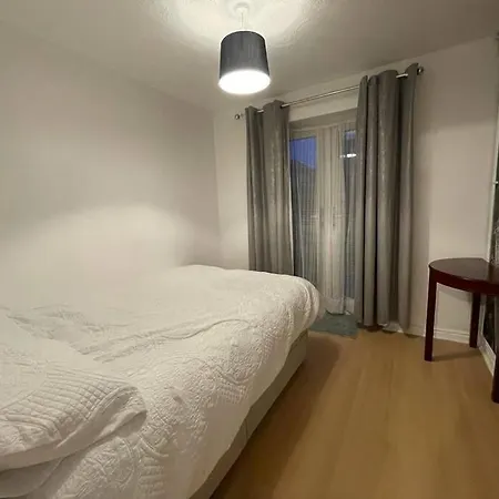 Beautiful 2 Bedroom Flat In London! Near Excel O2 Arena And Central! With Garden Apartmán *