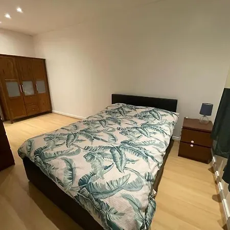 Apartmán Beautiful 2 Bedroom Flat In London! Near Excel O2 Arena And Central! With Garden