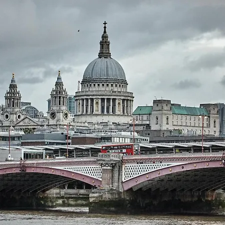 Montcalm East, Autograph Collection 5* Londres