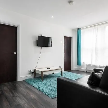 Aldgate Flats *
