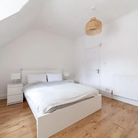 2 Bedroom Duplex London