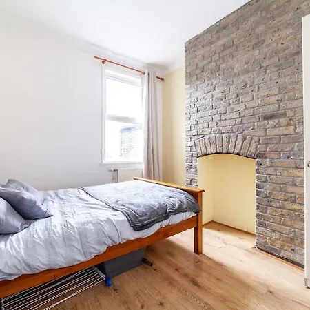 Apartment 2 Bedroom Duplex *