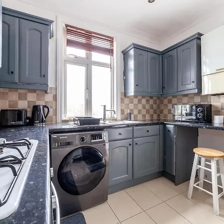 Apartment 2 Bedroom Duplex
