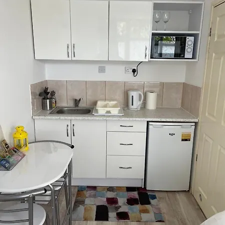 Studio Flat Fully Equipped Apartment *