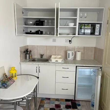 Apartment Studio Flat Fully Equipped