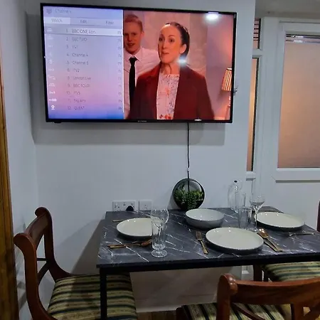 1 Bedroom Apartment *