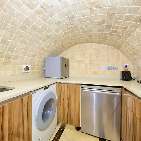 Large 1 Bedroom Flat In Paddington * London
