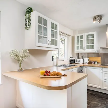 Apartment Homely And Stylish Bermondsey With Parking London