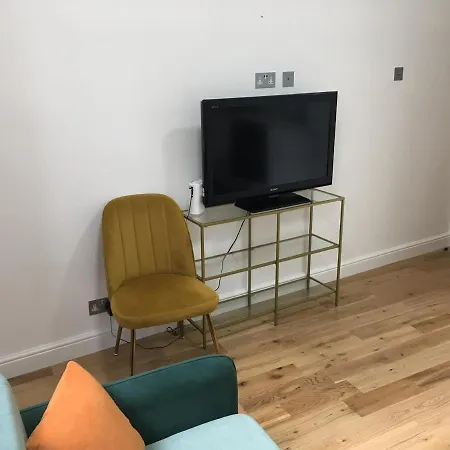 Newly Refurbished 2-bedroom Flat In Notting Hill *