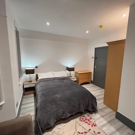 In Modernised Victorian House Guest house *