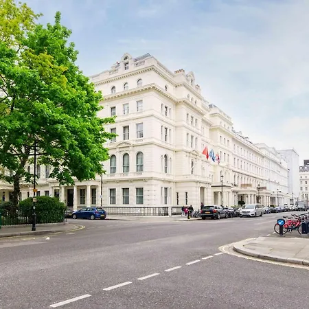 Apartment Art Deco Oasis: Hyde Park Adjacent
