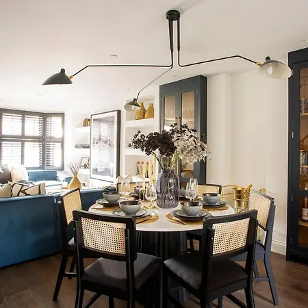بيت للعطل The Luxury Fulham Townhouse *