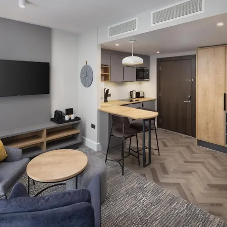 Staybridge London-vauxhall By Ihg Hotel 4*