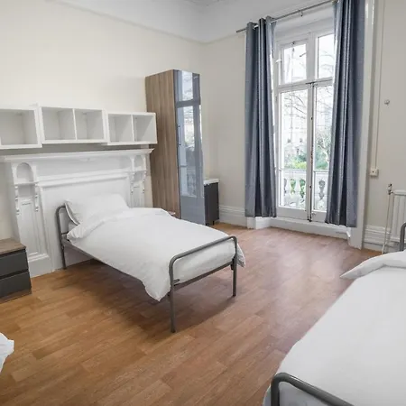 Hostel Holland House
