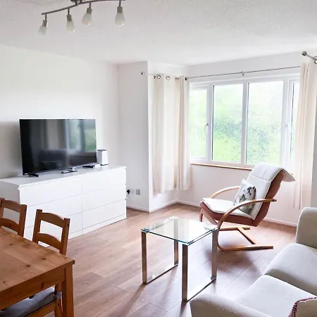 Comfort: 2-bedroom Flat With Parking And Transport Links London