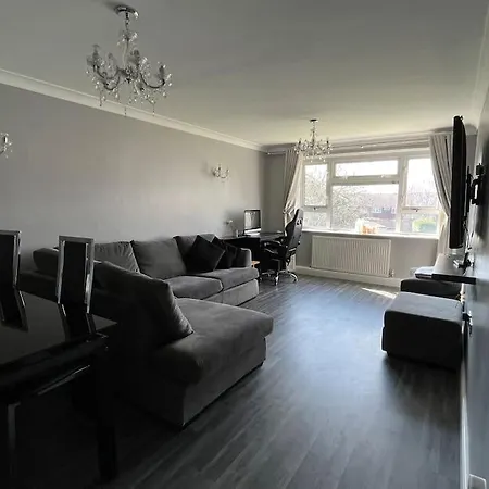 Apartment Modern And Stylish 2 Bed *