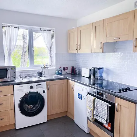 Comfort: 2-bedroom Flat With Parking And Transport Links Apartment London