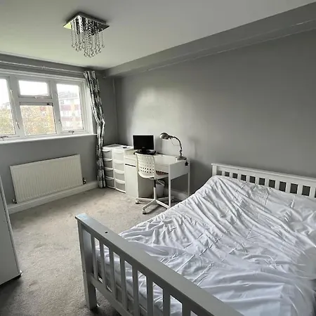 Modern And Stylish 2 Bed Apartment