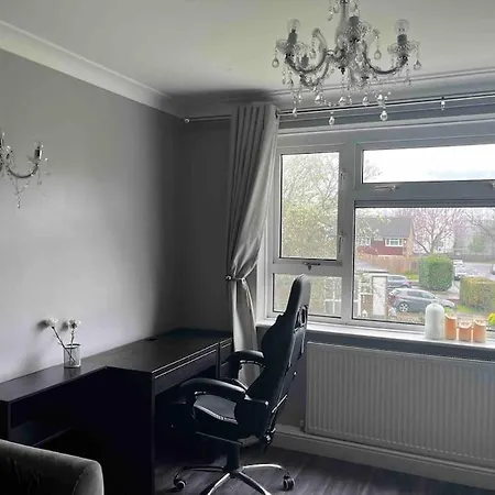 Modern And Stylish 2 Bed
