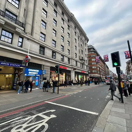 2 Minutes From Hyde Park, Private F London