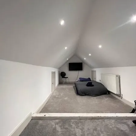 Star Finchley Road 3-bed Haven Apartment *