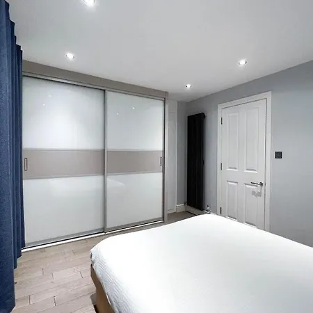 Modern 1 Bedroom Flat Close To Vauxhall Apartment London