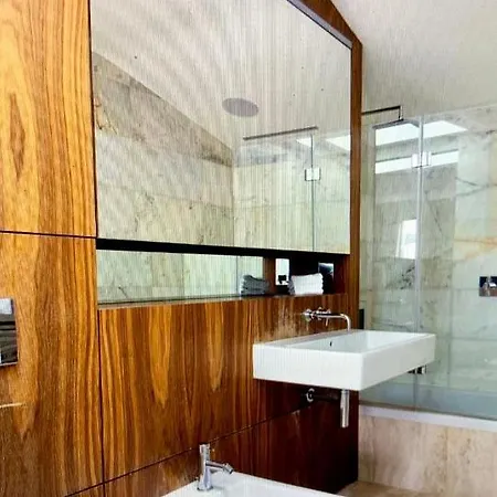 Central London Bed & Breakfast Bed & Breakfast London
