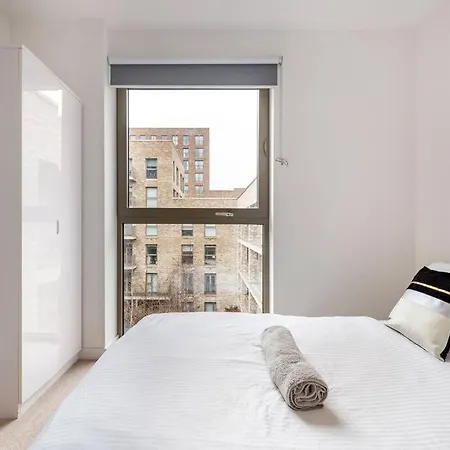 Homestay Luxury Double Bedroom In Gallions Reach *